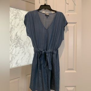 Womens size medium LOFT denim dress.